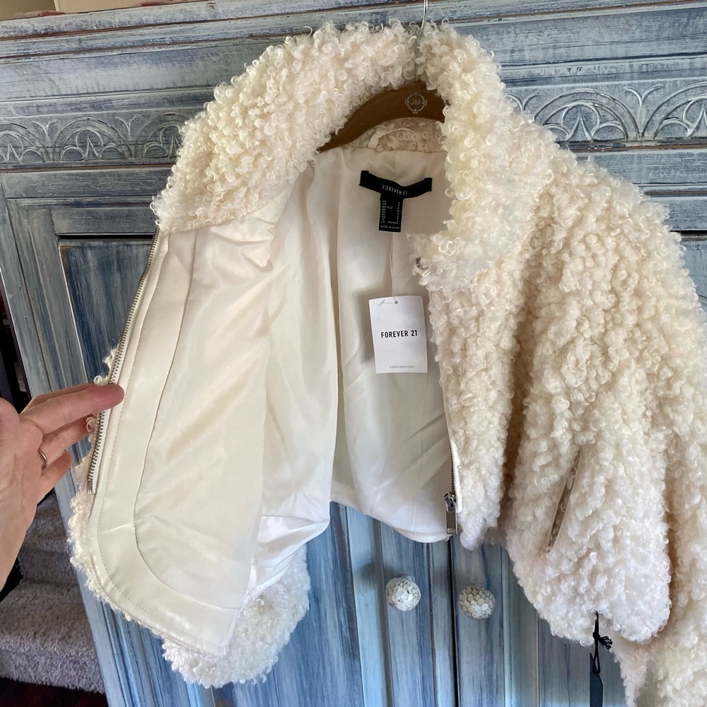 FOREVER 21 Vanilla Faux Shearling Cropped Moto Jacket - Picture 9 of 15